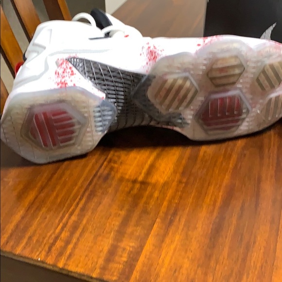 Lebron 13. Friday The 13th Edition. Size 14. - Picture 5 of 6